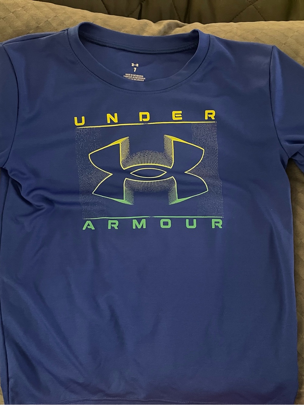 Boys Underarmour tshirt